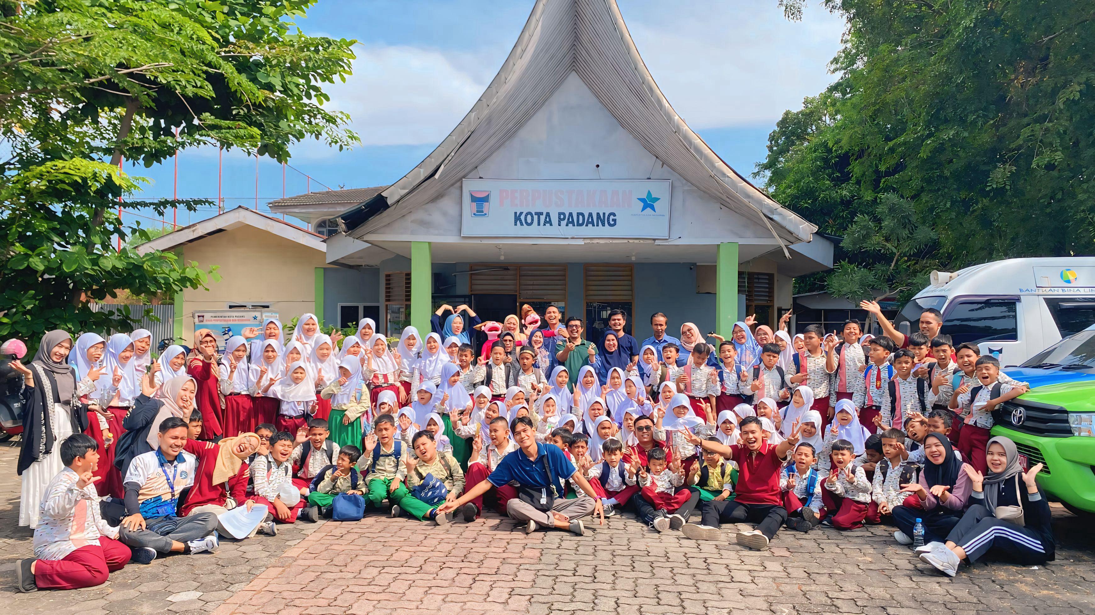 Perpustakaan Keliling ke SD Kartika, Kecamatan Padang Timur